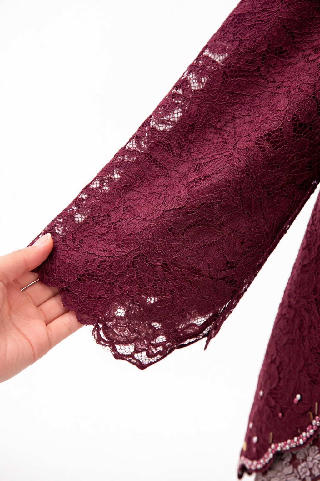 Tyara Luxe Kebaya Set – Burgundy