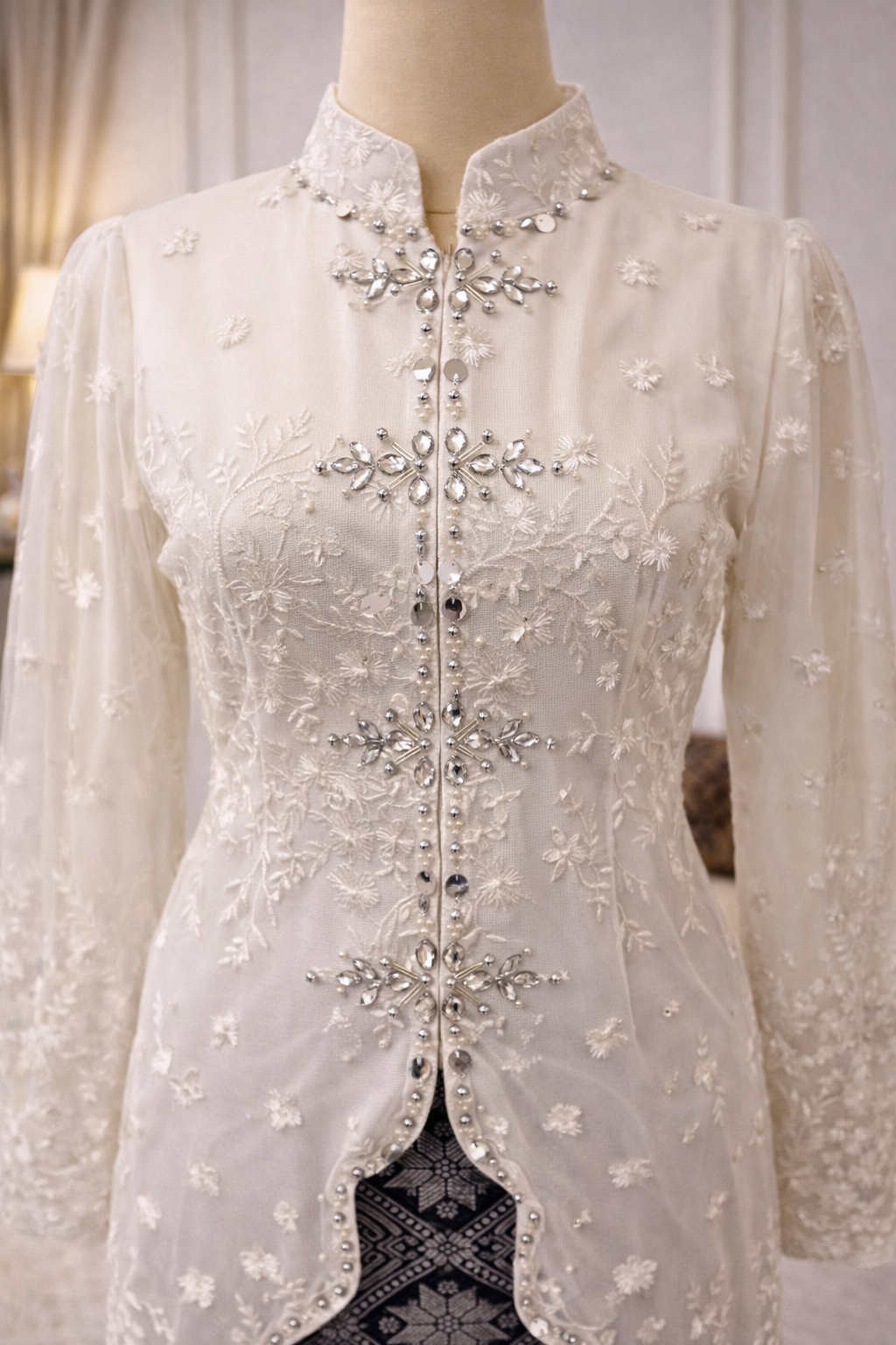 Mawar Luxe Kebaya– Ivory Pearl